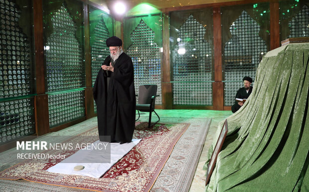 حضور در مرقد مطهر امام راحل و گلزار شهدای بهشت زهرا