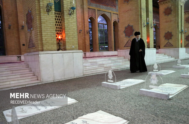حضور در مرقد مطهر امام راحل و گلزار شهدای بهشت زهرا