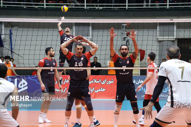 روایت سرمربی چادرملو از درگیری عجیب لیگ والیبال/امیدبه تصمیم درست