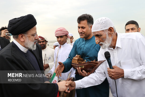 جشن احیای ۶۱۰ واحد راکد تولیدی و صنعتی استان هرمزگان