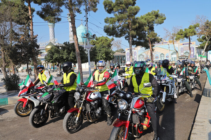 
People in Gorgan celebrate anniv. of Imam Khomeini's return