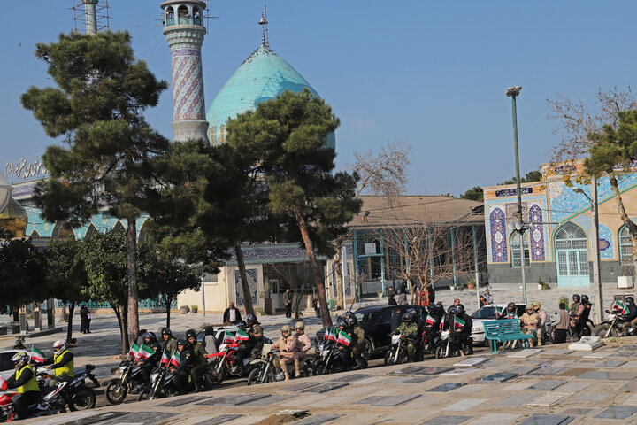 
People in Gorgan celebrate anniv. of Imam Khomeini's return