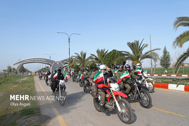 
People in Gorgan celebrate anniv. of Imam Khomeini's return