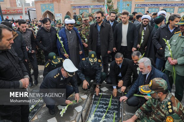 روز اول دهه فجر در اردبیل