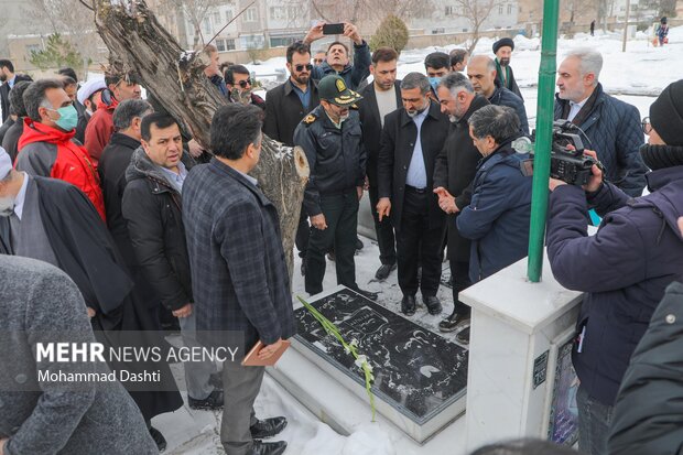 روز اول دهه فجر در اردبیل