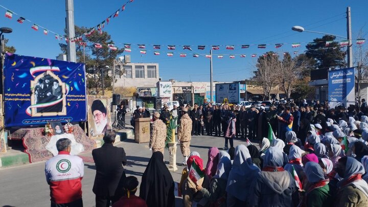 گلباران تمثال امام خمینی (ره) در شهرستان مرزی خواف