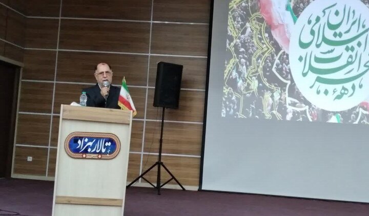 ملت ایران در لبیک به فرمان رهبری در انتخابات حضور می یابند