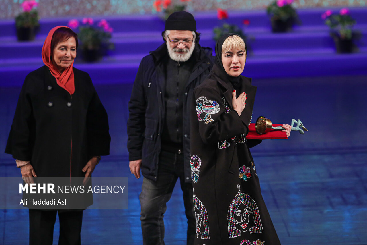 تئاتریهای سیمرغ به دست/ موفقیت سجاد افشاریان و درخشش «هیدن»