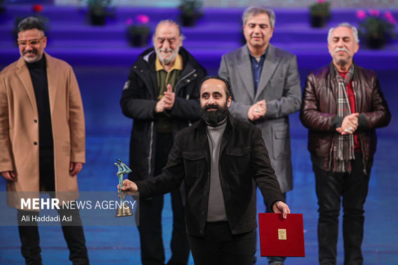 تئاتریهای سیمرغ به دست/ موفقیت سجاد افشاریان و درخشش «هیدن»