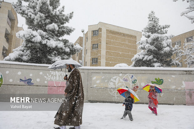 بارش اولین برف زمستانی مشهد