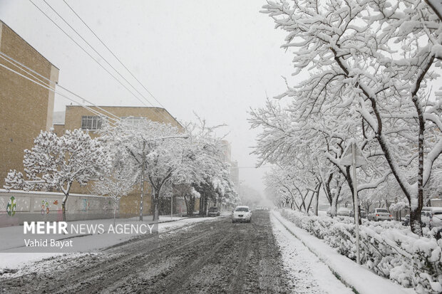 بارش اولین برف زمستانی مشهد