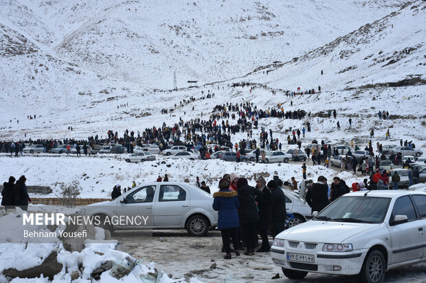 Snowtubing in Iran's Arak
