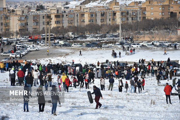 Snowtubing in Iran's Arak
