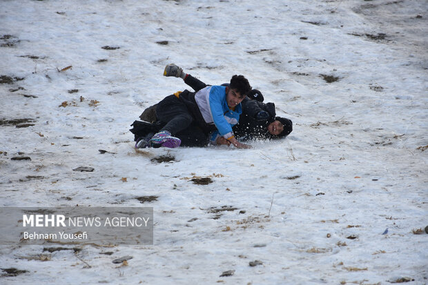 Snowtubing in Iran's Arak
