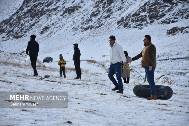 Snowtubing in Iran's Arak
