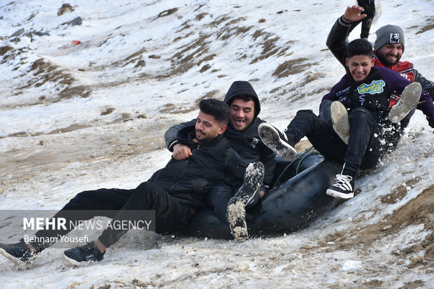 Snowtubing in Iran's Arak
