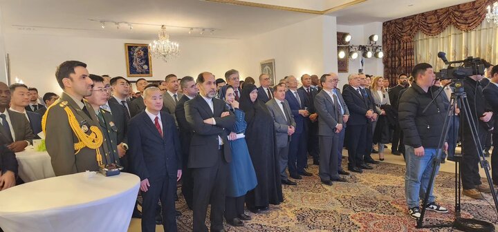 بالصور... نائب وزير الخارجية الصيني يحضر حفل العيد الوطني الإيراني