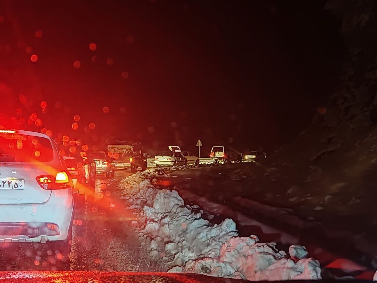 کندی تردد در مسیر ارتباطی دره شهر-آبدانان به علت بارش برف