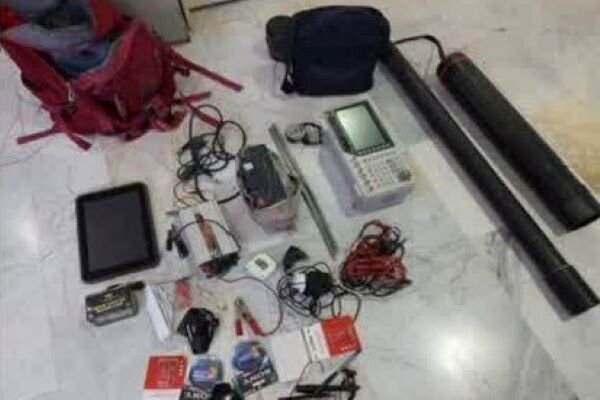 ماموران پلیس آگاهی اردستان ۲ دستگاه گنجیاب حرفهای را توقیف کردند