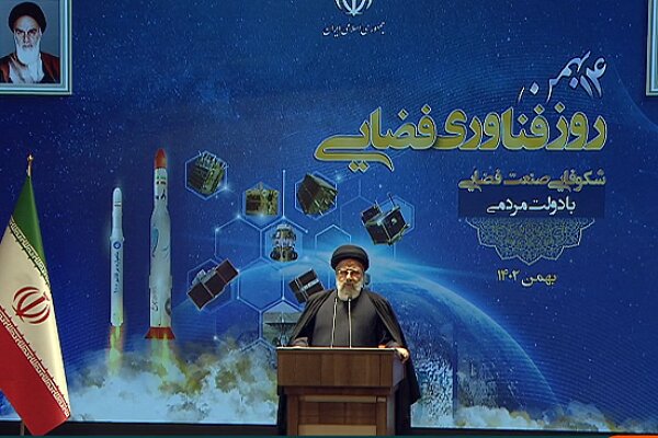 رئيسي: تواجدنا في الفضاء أحبط العقوبات وخطة الأعداء لعزل إيران