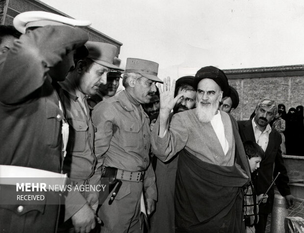 هشدارهای امام خمینی درباره روحانیون وابسته، مقدسنما و تحجرگرا