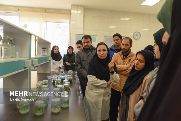 بازدید دانشجویان نخبه از موسسات تحقیقات کشاورزی البرز