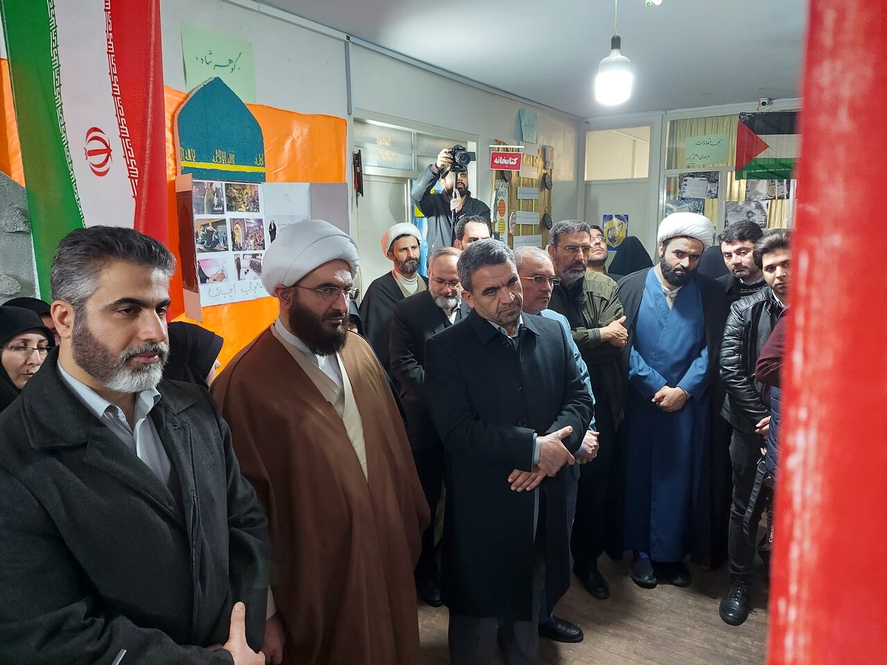 دانش آموزان درباره حقایق تاریخ به خوبی مطالعه کرده اند