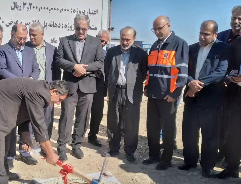 عملیات اجرایی پل بزرگ «گشویی» گناوه آغاز شد