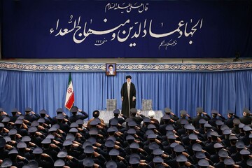 ایران، ایئر ڈیفنس ڈے کی مناسبت سے فضائیہ کے کمانڈروں کی رہبر معظم انقلاب سے ملاقات