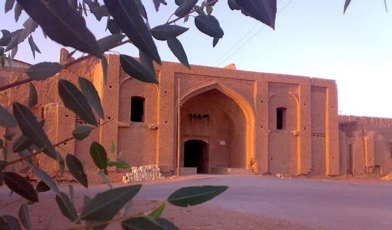 سند قلعه ۸۰۰ ساله ابراهیم آباد اشکذر صادر شد 
