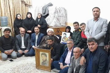 مسؤولان دیلم با خانواده شهید «عبدالرضا افتخاری» دیدار کردند