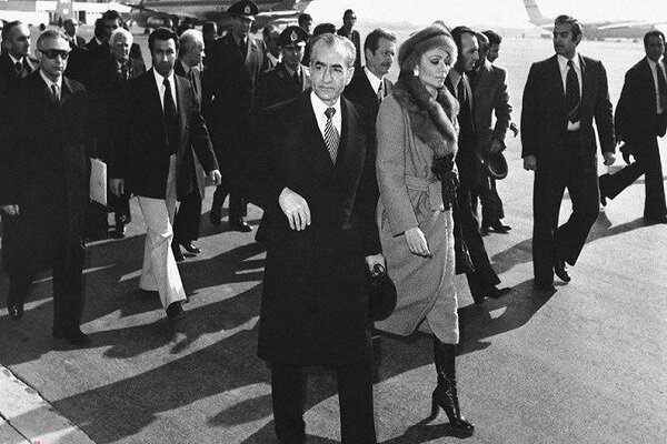 1979 İran İslam Devrimi nasıl gerçekleşti?