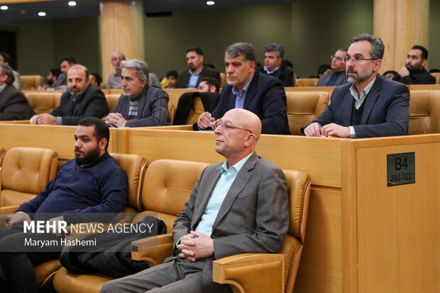 اجلاس و مراسم اهدای نخستين جايزه ملي روايت پيشرفت، صبح دوشنبه ۱۶ بهمن ۱۴۰۲ با حضور آيت الله «سيدابراهيم رئيسي» در سالن اجلاس سران برگزار شد