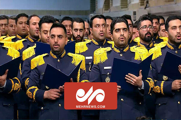 اجرای سرود آئینه خورشید توسط گروه رزمنوازان در محضر رهبر انقلاب اجرای سرود آئینه خورشید توسط گروه رزمنوازان در محضر رهبر انقلاب
