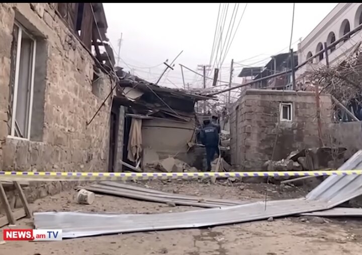 Ermenistan'ın başkenti Erivan'da patlama: Ölü ve yaralılar var
 Ermenistan'ın başkenti Erivan'da patlama: Ölü ve yaralılar var