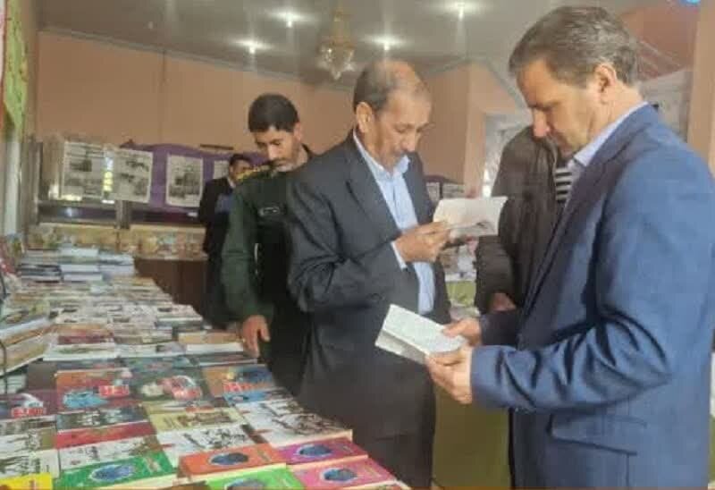 نمایشگاه بزرگ کتاب در بهاباد گشایش یافت