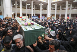 پیکر مطهر شهید مدافع حرم در نجف آباد تشییع و خاکسپاری شد