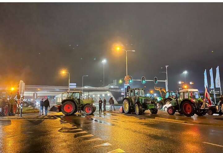 اعتراض خیابانی کشاورزهای اروپا به هلند رسید+ فیلم