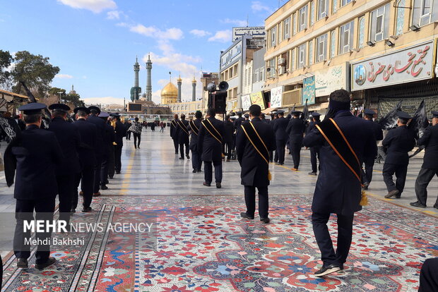 دسته عزاداری خادمان حرم حضرت معصومه (ع) در شهادت امام کاظم(ع)