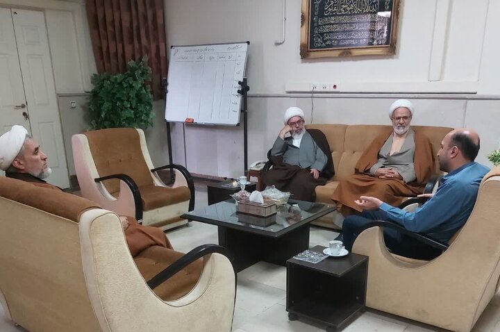 نقش حوزه‌های علمیه استان سمنان در  تقویت مبانی اعتقادی زائران حج
