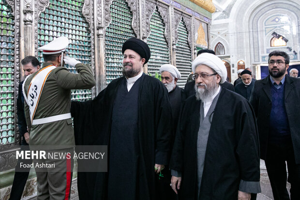 مراسم تجدید میثاق اعضای مجمع تشخیص مصلحت نظام صبح سه‌شنبه ۱۷ بهمن ۱۴۰۲ با حضور اعضای این مجمع در حرم مطهر امام (ره) برگزار شد