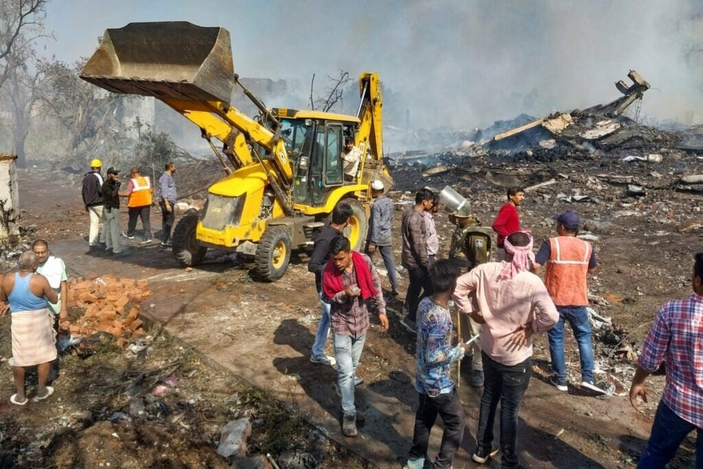 May Explode Mercymaker Eight dead, 80 injured In India firework factory explosion - Mehr News ...