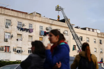 فروریختن ساختمان ۵ طبقه در بارسلونا؛ دست کم ۳ نفر جان باختند