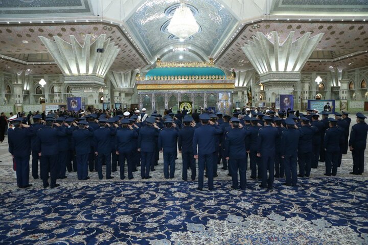 قادة القوة الجوية يجددون ميثاقهم مع مبادئ الإمام الخميني (رض)