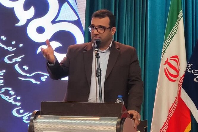 تریبونهای آزاد در مناطق مختلف شهر بوشهر برگزار شود تریبونهای آزاد در مناطق مختلف شهر بوشهر برگزار شود