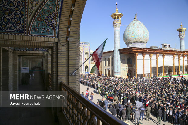 تشییع پیکر فرمانده یگان امداد شیراز در ‌حرم شاهچراغ