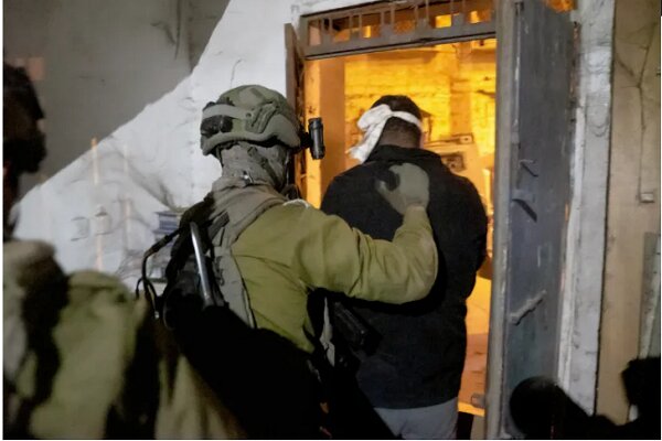 بازداشت ۲۰ فلسطینی دیگر به دست نظامیان صهیونیست در کرانه باختری