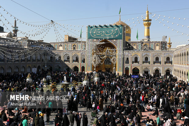 بارگاه ثامن الائمه(ع) شادمان از مبعث رسول مکرم اسلام(ص)
