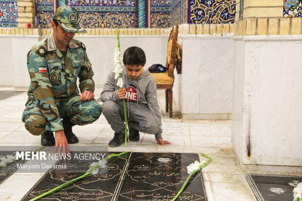 آیین مهمانی لاله‌ها در گلزار شهدای بجنورد