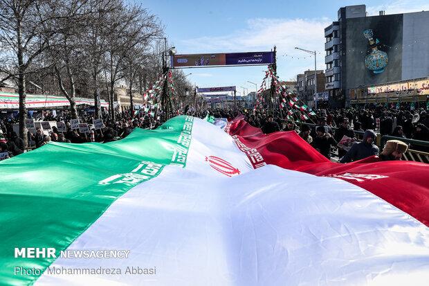 برگزاری آیین راهپیمایی ۲۲ بهمن در ۱۵۰ نقطه شهری و روستایی مرکزی 